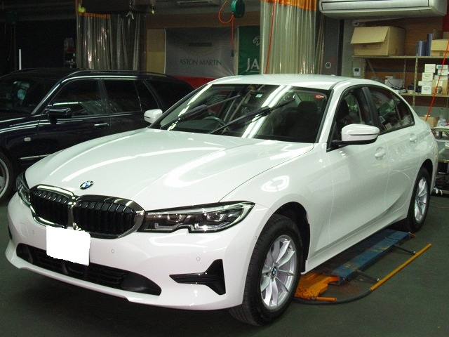 BMW　ビーエムダブリュー　320i（3BA-5F20）