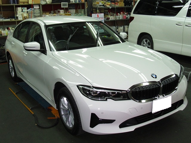 BMW　ビーエムダブリュー　320i（3BA-5F20）