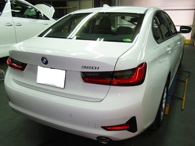 BMW　ビーエムダブリュー　320i（3BA-5F20）