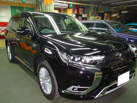 MITUBISHI　ミツビシ　 アウトランダーＰＨＥＶ 　Ｇパッケージ　磨き＆ガラスコーティング＆オプション施工終了