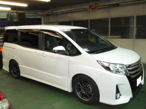 ＴＯＹＯＴＡ トヨタ ノア Ｓｉ　オプション施工終了