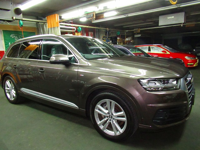 Audi 　アウディ 　Q7 　55　 TFSI　 quattro（4MCRES）