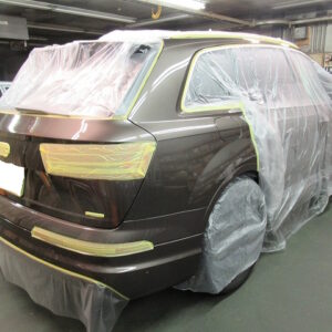 Audi 　アウディ 　Q7 　55 TFSI quattro（3AA-4MDCBA）部分補修＝磨き＆ガラスコーティング＆オプション施工終了