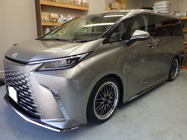 ＬＥＸＵＳ　レクサス　LM500ｈversion L（5AA- TAWH15W）