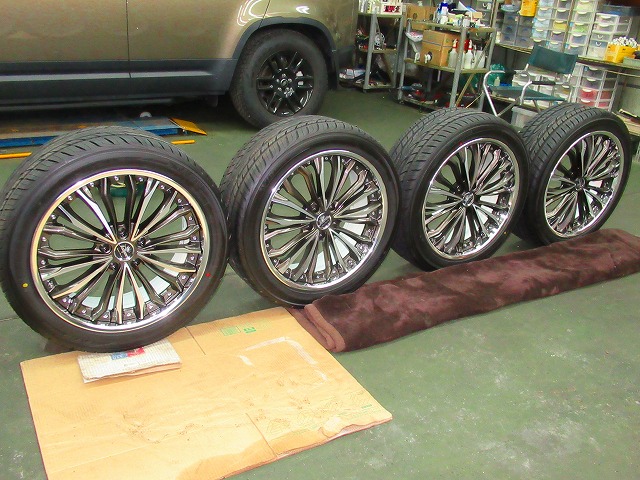アルファード用２０inホイル